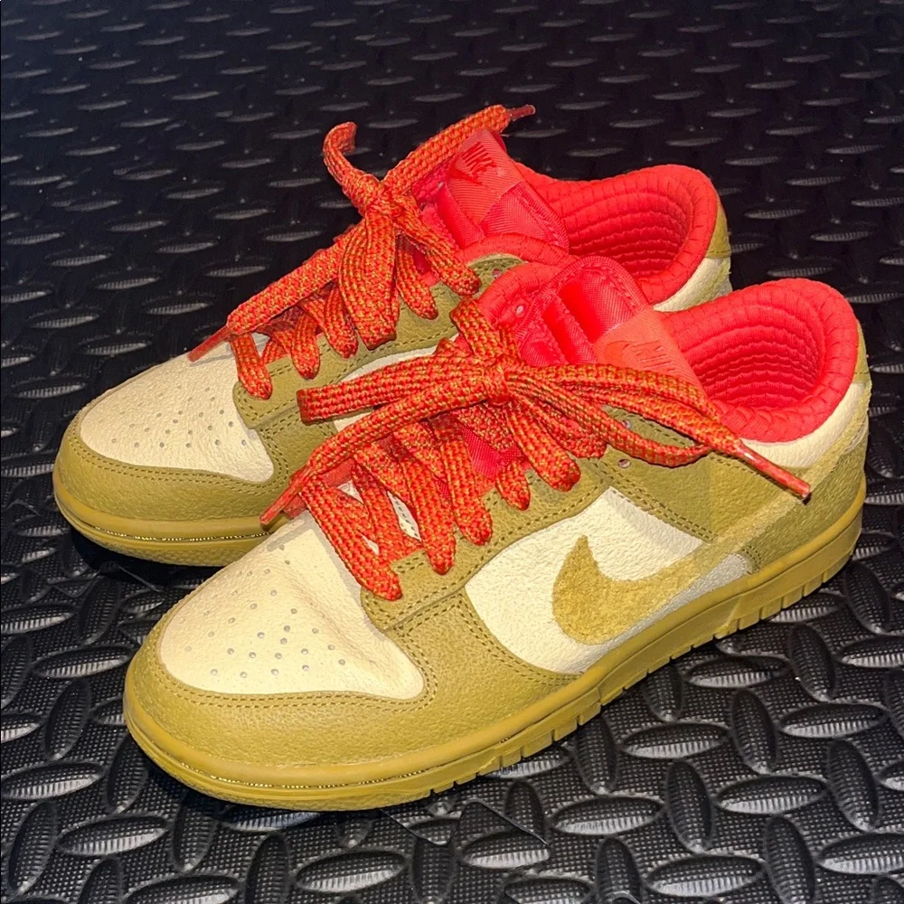 Nike Dunk Low Bronzine Picante Red Womens Size 6 - Picture 1 of 9